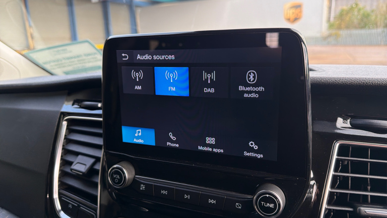 Ford Transit Custom 300 L2 Diesel Fwd 2.0 EcoBlue 130ps Low Roof D/Cab Limited Van